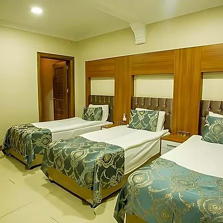 Palas Hotel 3*