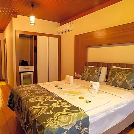 Palas Hotel